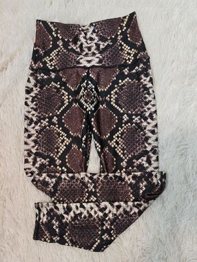 Lavaloka Snake Print Mid-Rise Athletic Leggings Size M